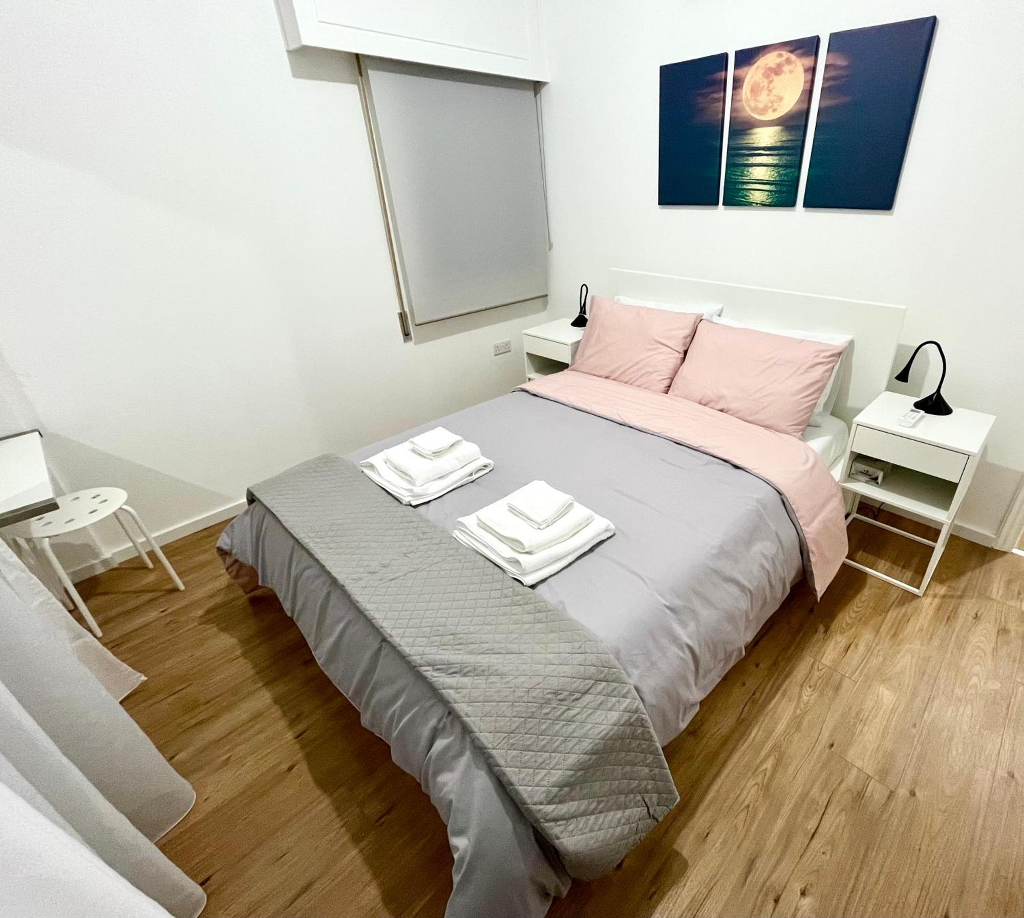 Modern Apartment Near Mckenzie Beach Larnaca Exterior foto