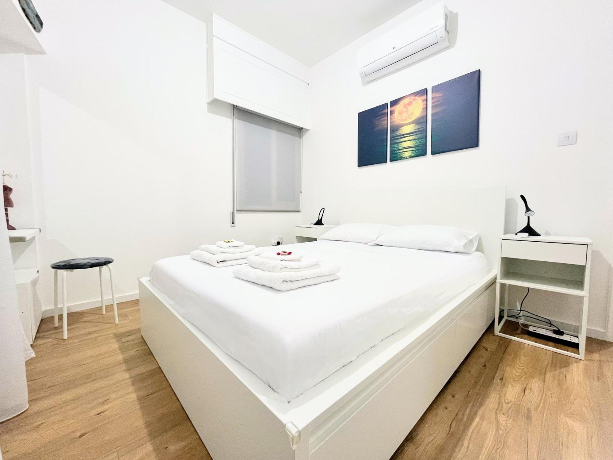 Modern Apartment Near Mckenzie Beach Larnaca Exterior foto