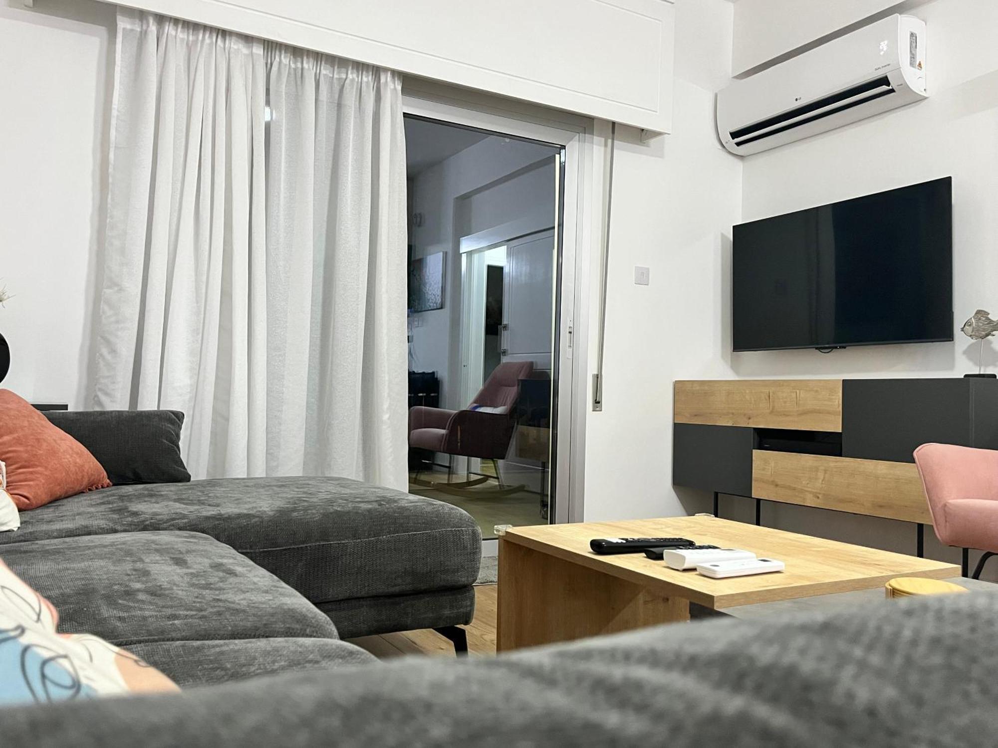 Modern Apartment Near Mckenzie Beach Larnaca Exterior foto