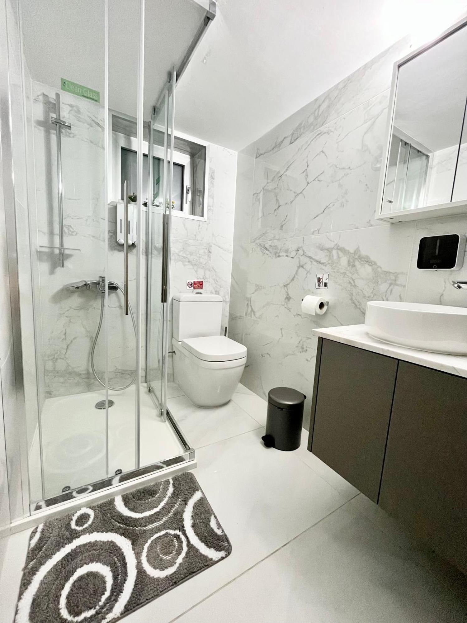 Modern Apartment Near Mckenzie Beach Larnaca Exterior foto