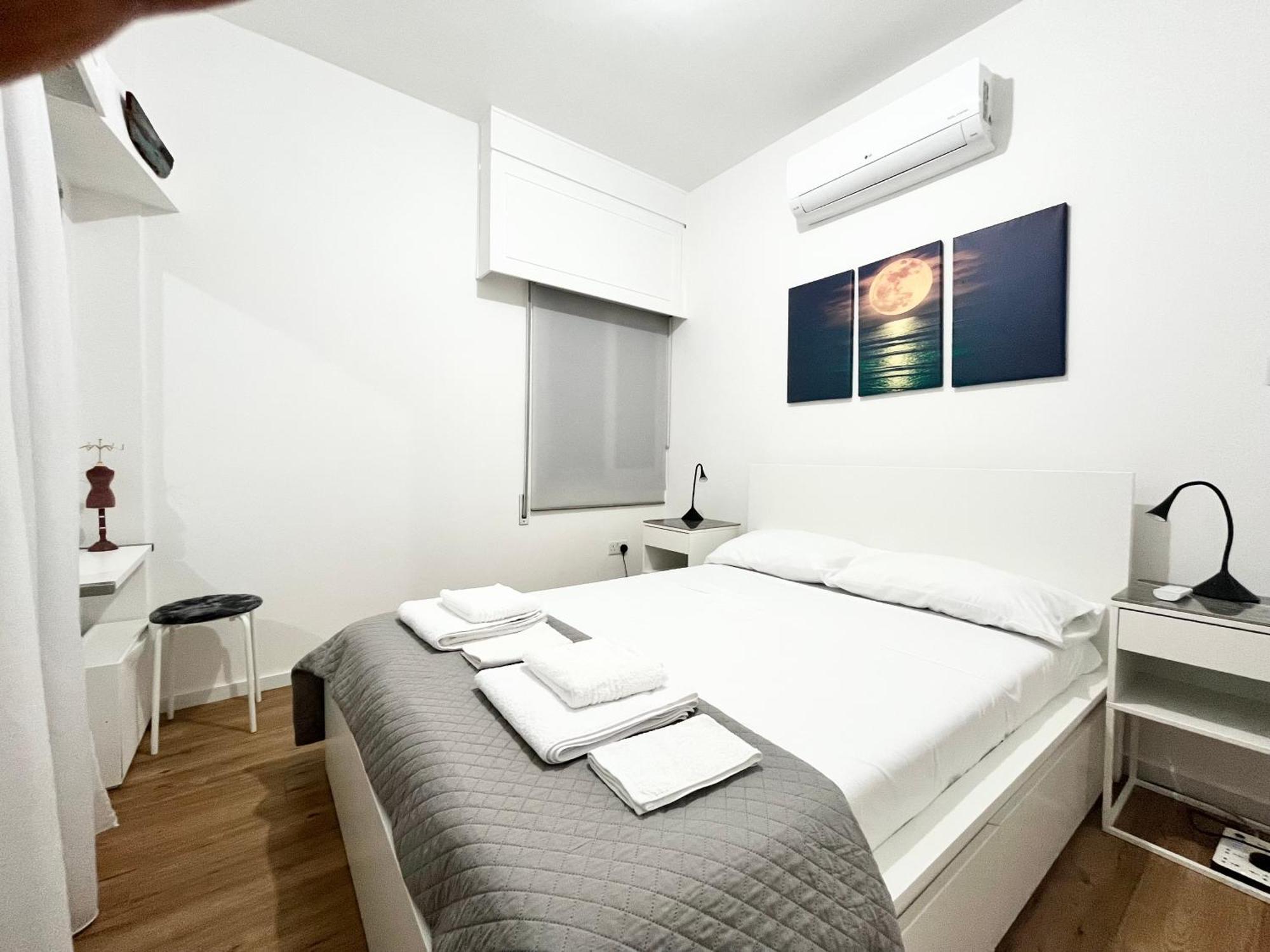 Modern Apartment Near Mckenzie Beach Larnaca Exterior foto